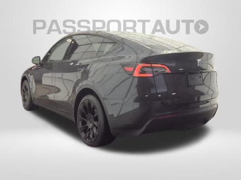 Used 2024 Tesla Model Y Long Range image 9