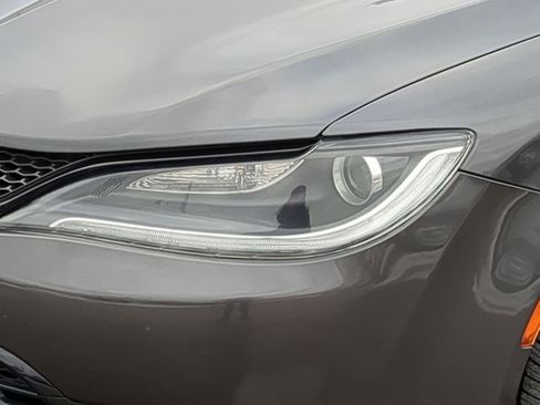 Used 2016 Chrysler 200 S w/ Comfort Group image 15