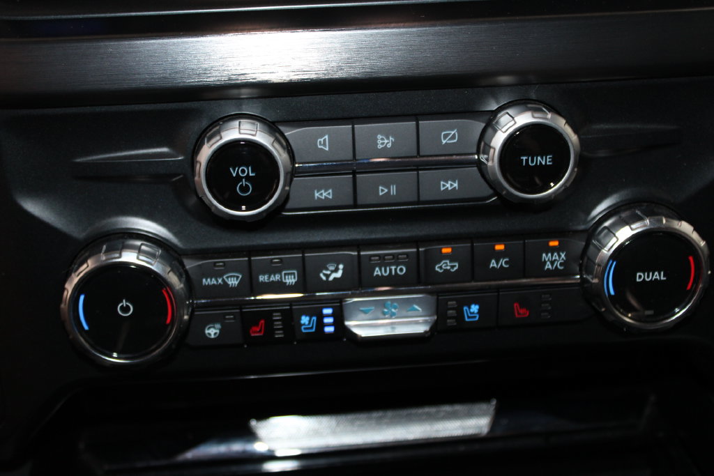 Used 2023 Ford F250 Lariat w/ Lariat Ultimate Package AWD/4WD image 49