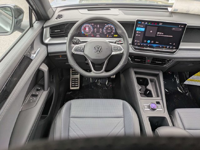 New 2026 Volkswagen Tiguan SE R-Line AWD/4WD image 17