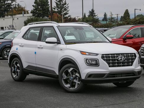Used 2026 Hyundai Venue SEL image 2