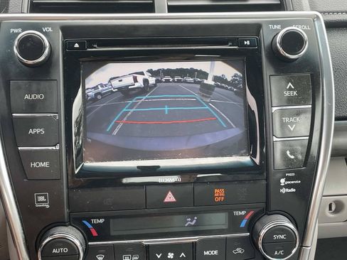 Used 2017 Toyota Camry XLE FWD image 32