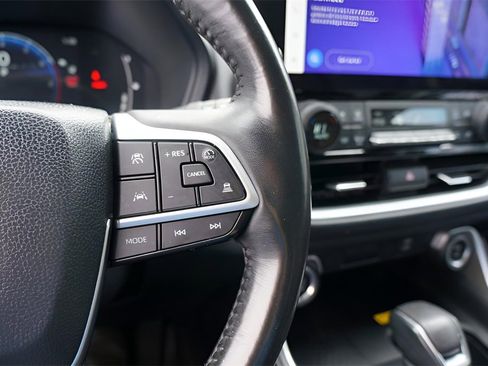 Used 2024 Toyota Grand Highlander Limited image 23