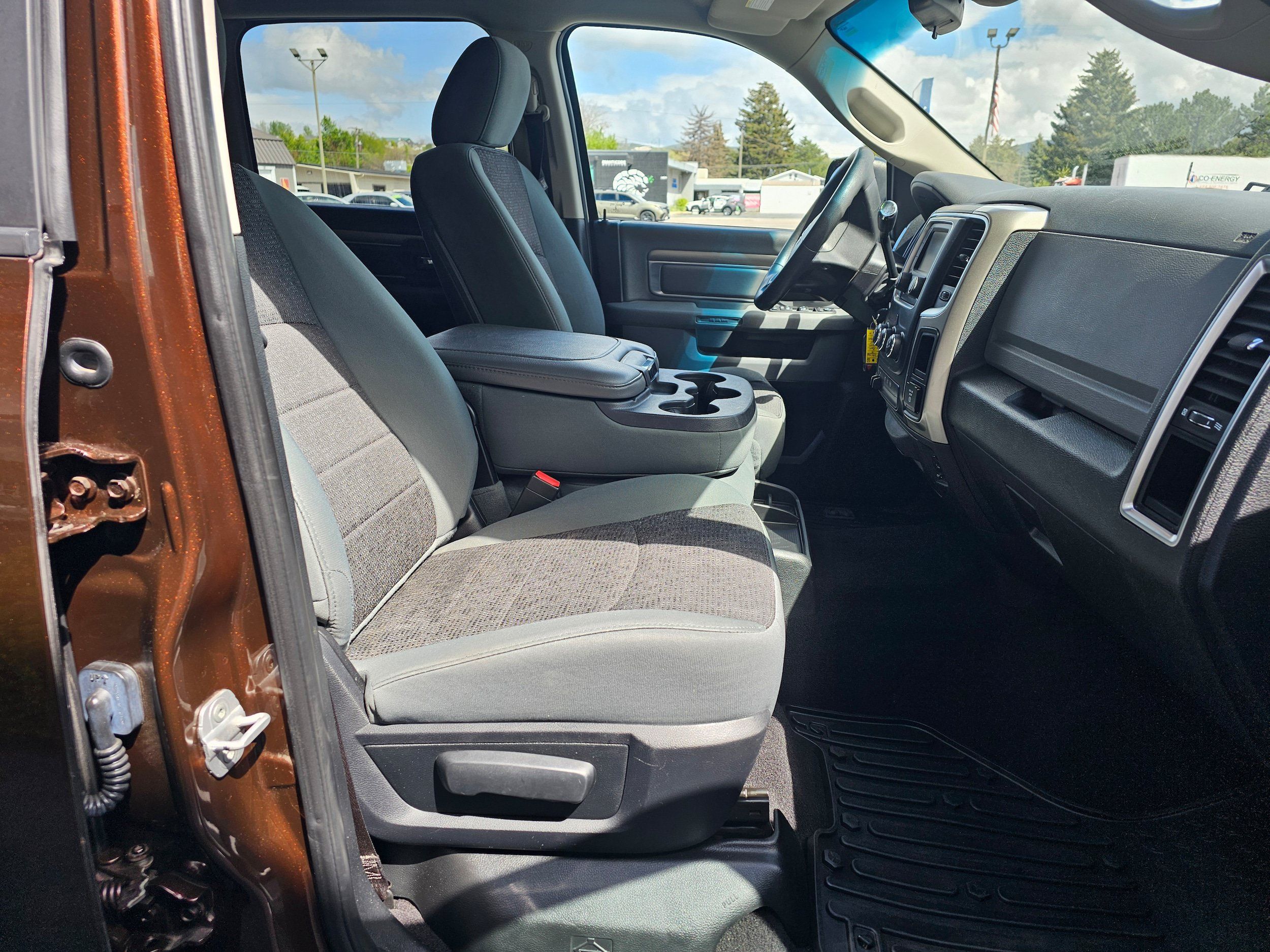 Used 2014 RAM 3500 SLT AWD/4WD image 18