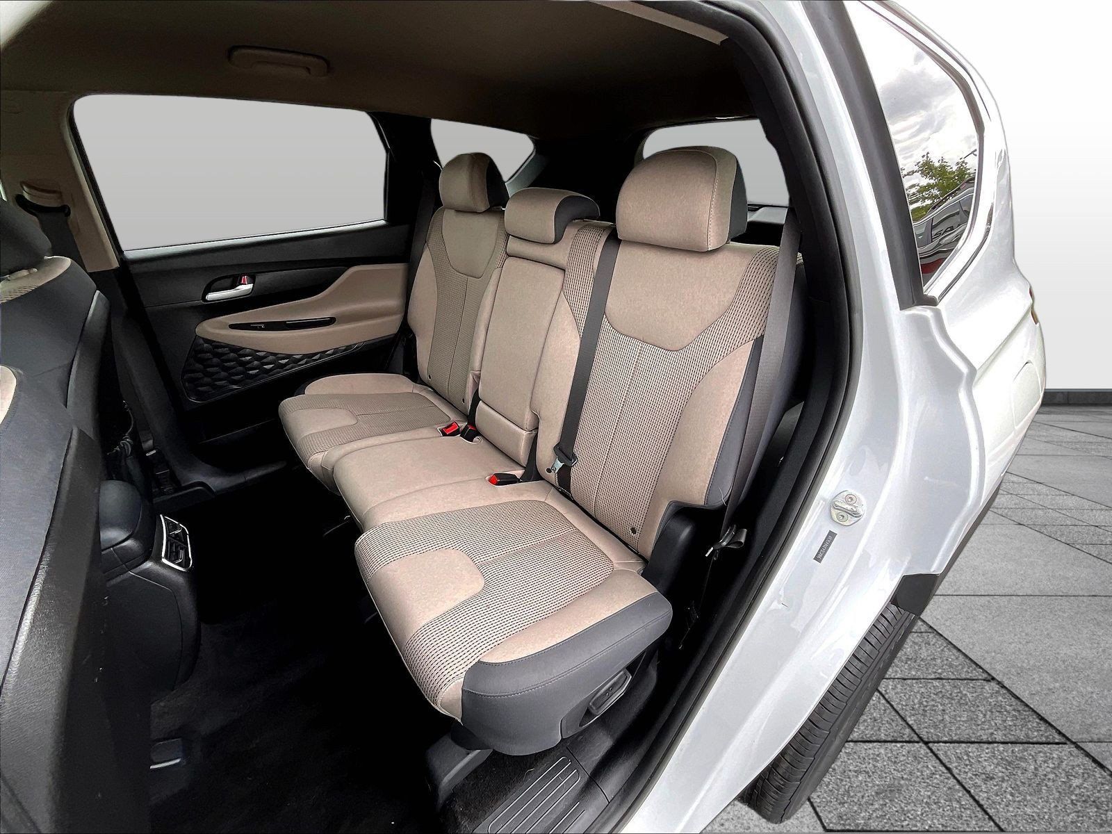 Used 2022 Hyundai Santa Fe SE AWD/4WD image 25