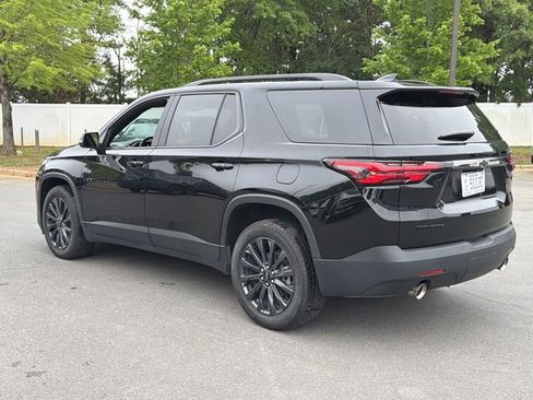 Used 2023 Chevrolet Traverse RS FWD image 11