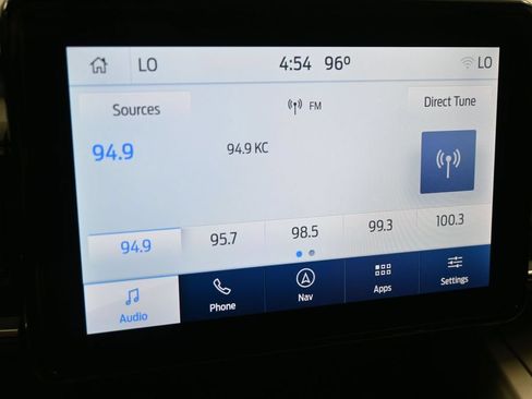 Used 2022 Ford Explorer XLT w/ Equipment Group 202A AWD/4WD image 17