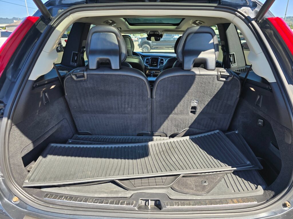 Used 2021 Volvo XC90 T6 Momentum w/ Protection Package Premier AWD/4WD image 9