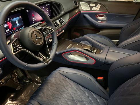 New 2026 Mercedes-Benz Maybach GLS 600 4MATIC image 4