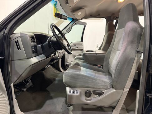 Used 2002 Ford F250 XLT image 12