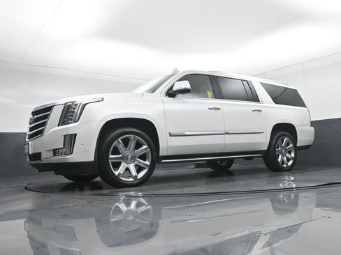 Used 2018 Cadillac Escalade ESV Luxury image 75