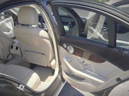 Used 2015 Mercedes-Benz C 300 4MATIC Sedan image 22