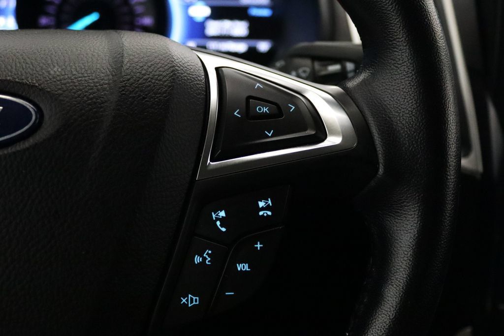 Used 2023 Ford Edge SEL AWD/4WD image 17