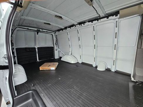 New 2025 Chevrolet Express 3500 w/ Driver Convenience Package image 12