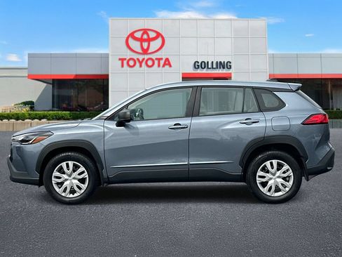 Used 2024 Toyota Corolla Cross L AWD/4WD image 2