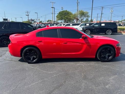 Used 2020 Dodge Charger SXT w/ Plus Group RWD image 5