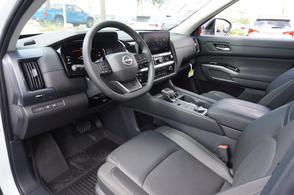 Certified 2026 Nissan Pathfinder SL AWD/4WD image 17