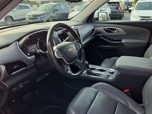 Used 2020 Chevrolet Traverse LT w/ LT Premium Package FWD image 7