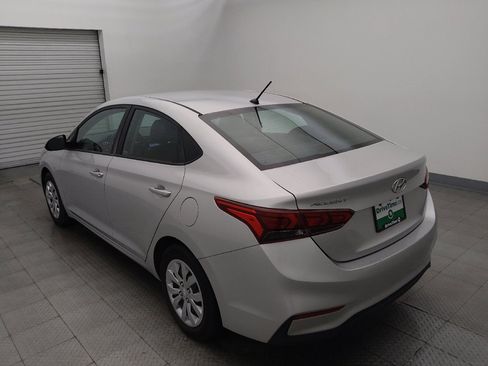 Used 2022 Hyundai Accent SE FWD image 5