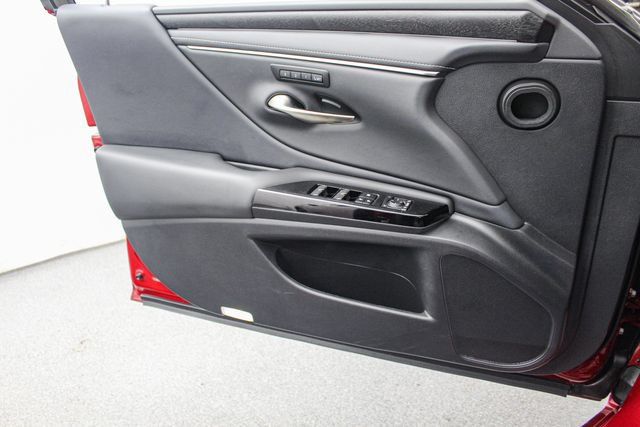 Used 2025 Lexus ES 300h F Sport w/ Accessory Package (Z2) FWD image 18
