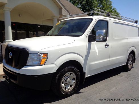 Used 2021 Nissan NV 3500 SV RWD image 1