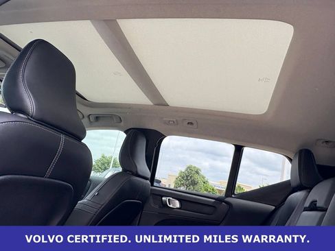 Certified 2025 Volvo XC40 B5 Plus AWD/4WD image 29