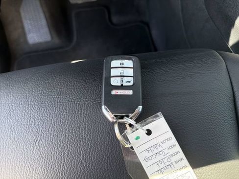 Used 2020 Honda Pilot Touring image 35