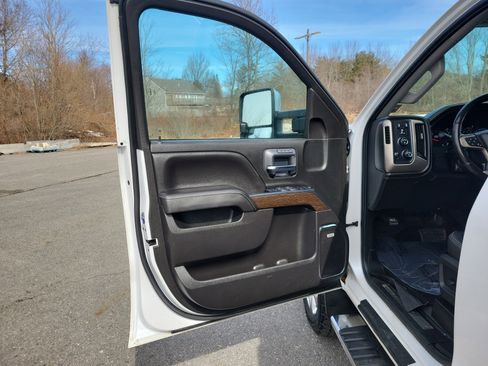 Used 2019 GMC Sierra 2500 Denali w/ Duramax Plus Package image 15