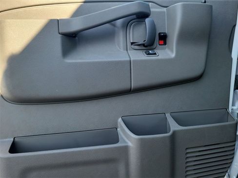 New 2025 Chevrolet Express 3500 Work Van w/ Power Convenience Package image 26