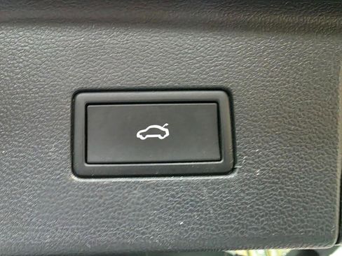 Used 2024 Volkswagen Atlas SE image 23