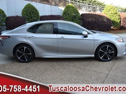 Used 2020 Toyota Camry XSE image 11