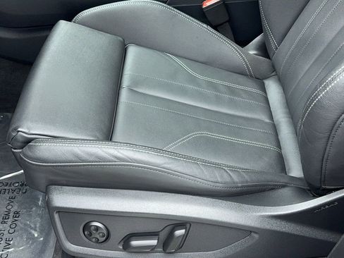 Used 2024 Audi Q5 2.0T Premium w/ Convenience Package image 38