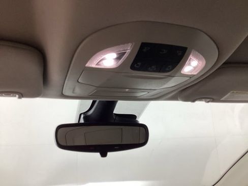 Used 2024 Chrysler Pacifica Limited FWD image 14