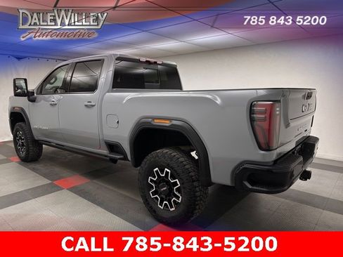 Certified 2025 GMC Sierra 2500 AT4X image 4