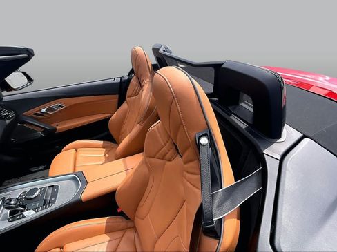 Used 2021 BMW Z4 M40i w/ Executive Package RWD image 21