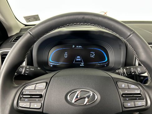 Used 2026 Hyundai Venue SEL FWD image 13