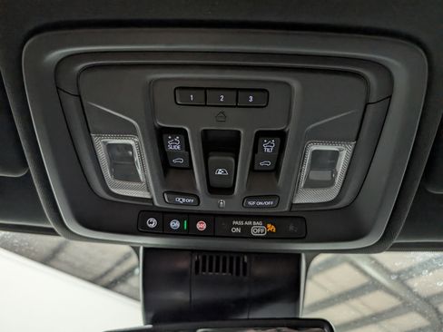 Used 2025 GMC Sierra 3500 AT4 image 29