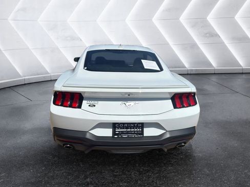 Used 2024 Ford Mustang Premium image 4