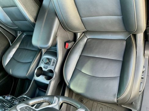 Used 2024 GMC Terrain AT4 w/ Tech Package image 41