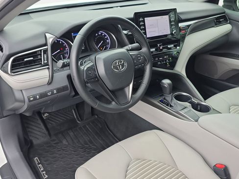 Used 2023 Toyota Camry SE FWD image 15