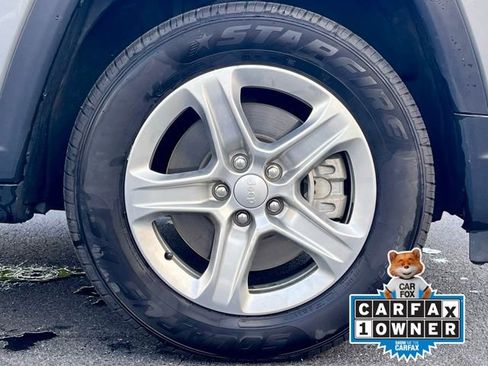 Used 2024 Jeep Compass Latitude image 19