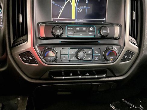 Used 2018 Chevrolet Silverado 1500 LT w/ All Star Edition image 31