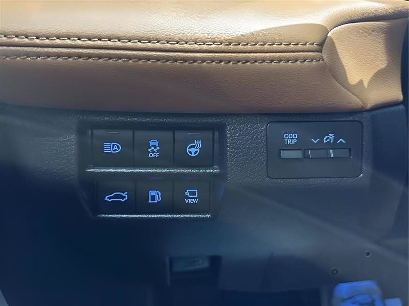 Used 2021 Toyota Avalon Limited w/ Advanced Safety Package FWD image 16