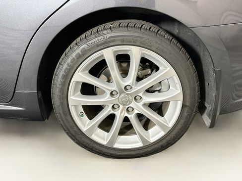 Used 2013 Toyota Avalon Limited w/ Technology Pkg FWD image 11