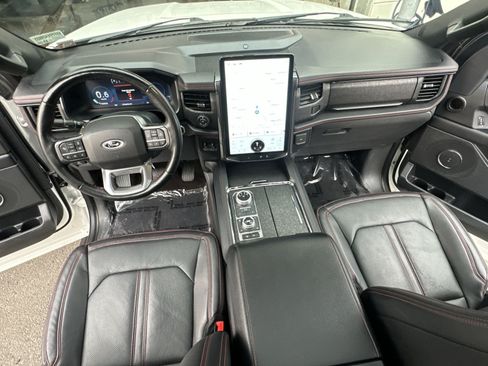 Used 2023 Ford Expedition Limited AWD/4WD image 31