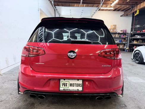 Used 2016 Volkswagen Golf 4-Door image 6