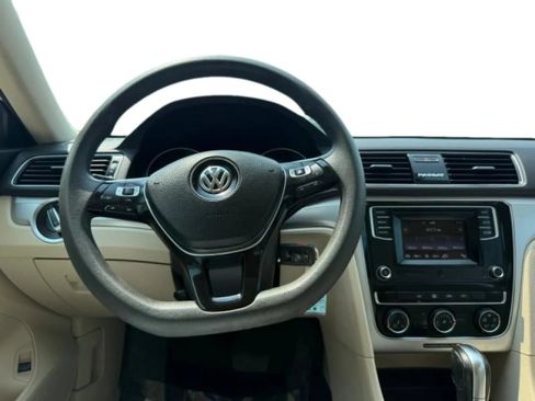 Used 2018 Volkswagen Passat 2.0T S FWD image 18