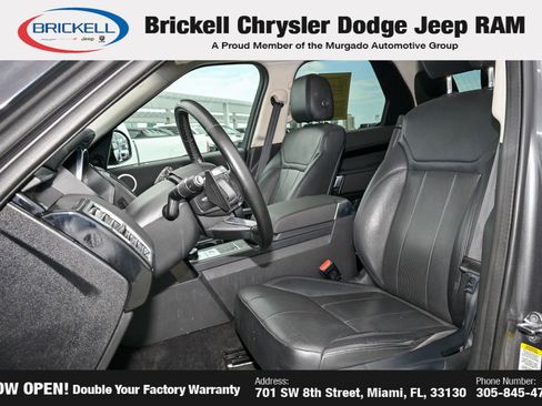 Used 2019 Land Rover Discovery SE AWD/4WD image 15