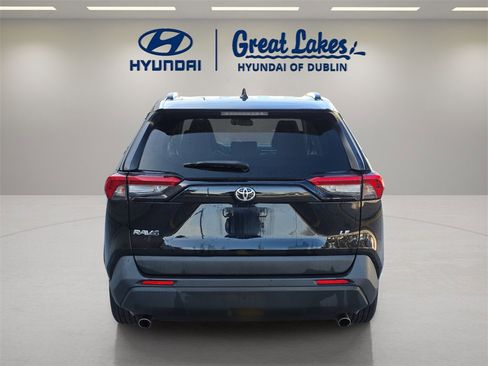 Used 2019 Toyota RAV4 LE image 4