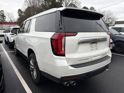 Used 2021 GMC Yukon XL Denali w/ Denali Premium Package image 4